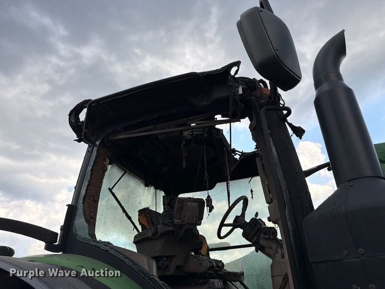 image for item YA4894 2016 John Deere 7230R MFWD tractor