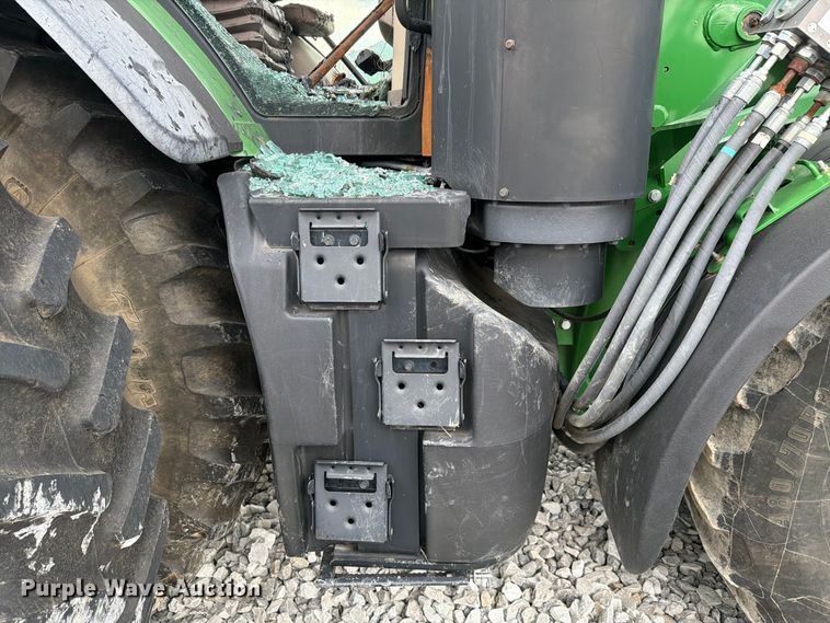 image for item YA4894 2016 John Deere 7230R MFWD tractor