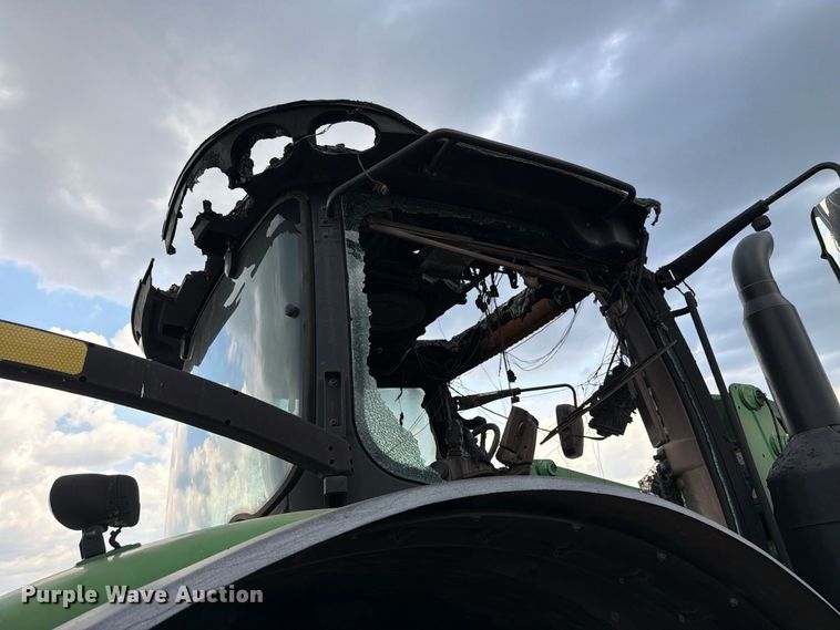 image for item YA4894 2016 John Deere 7230R MFWD tractor