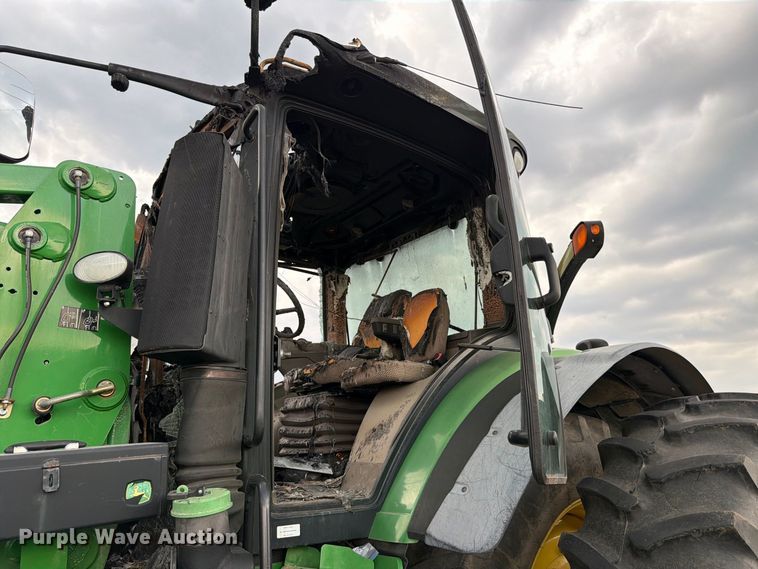 image for item YA4894 2016 John Deere 7230R MFWD tractor