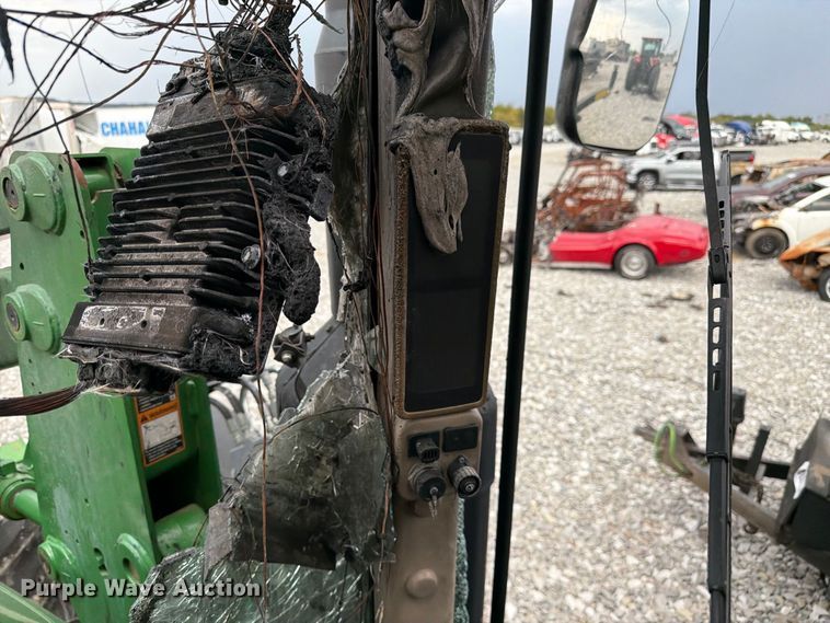 image for item YA4894 2016 John Deere 7230R MFWD tractor