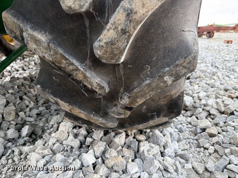 image for item YA4894 2016 John Deere 7230R MFWD tractor