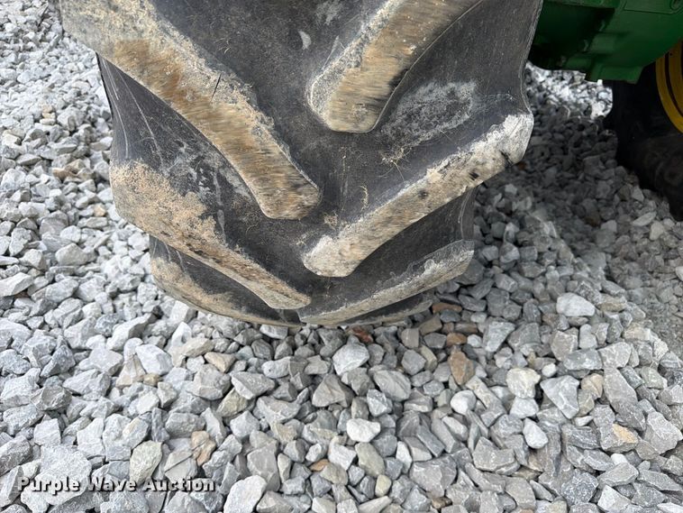 image for item YA4894 2016 John Deere 7230R MFWD tractor