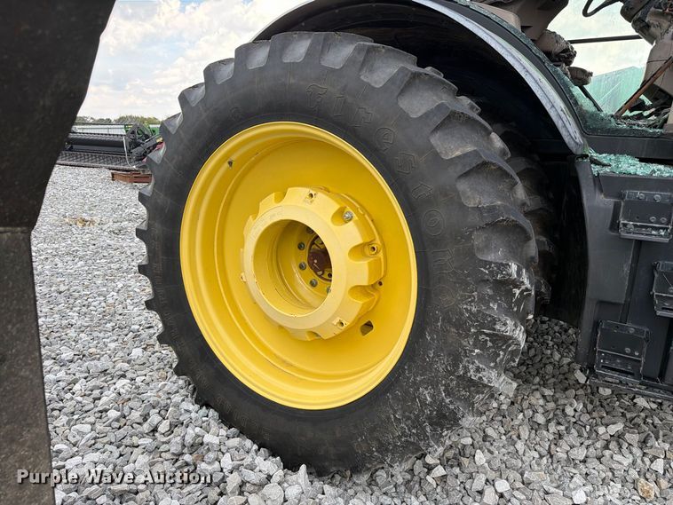 image for item YA4894 2016 John Deere 7230R MFWD tractor