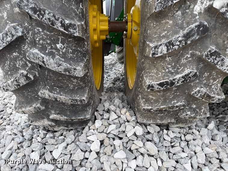 image for item YA4894 2016 John Deere 7230R MFWD tractor