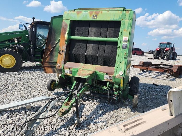 image for item YA4900 2007 John Deere 568 MegaWide Plus round baler