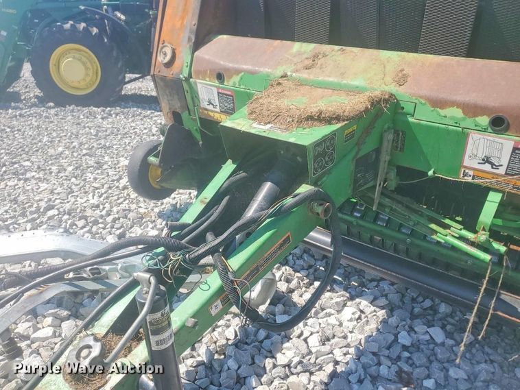 image for item YA4900 2007 John Deere 568 MegaWide Plus round baler