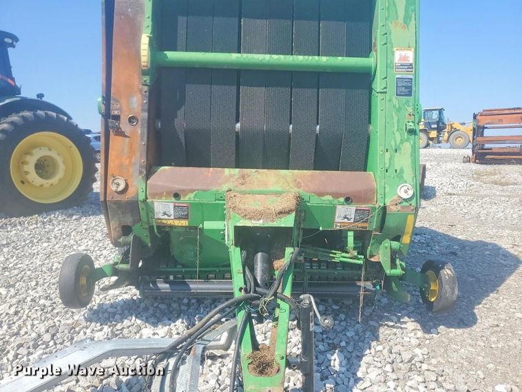 image for item YA4900 2007 John Deere 568 MegaWide Plus round baler