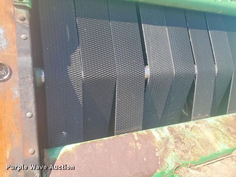 image for item YA4900 2007 John Deere 568 MegaWide Plus round baler