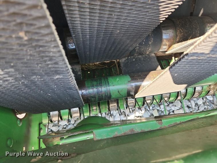 image for item YA4900 2007 John Deere 568 MegaWide Plus round baler