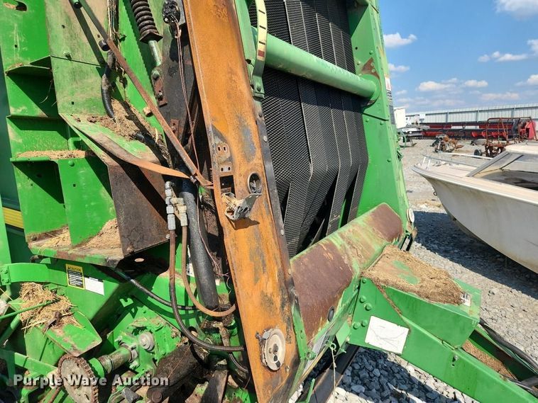 image for item YA4900 2007 John Deere 568 MegaWide Plus round baler