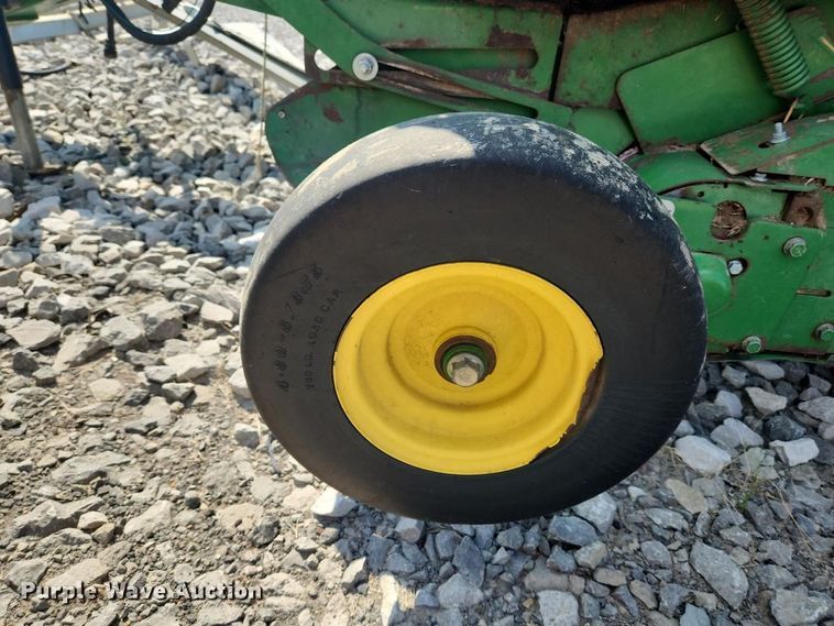 image for item YA4900 2007 John Deere 568 MegaWide Plus round baler