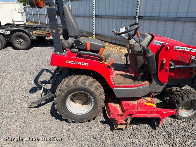 image for item YA4951 2012 Massey Ferguson GC2400 MFWD tractor