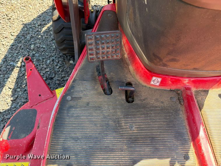 image for item YA4951 2012 Massey Ferguson GC2400 MFWD tractor