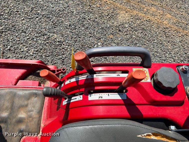image for item YA4951 2012 Massey Ferguson GC2400 MFWD tractor