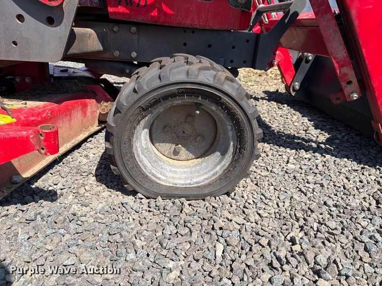 image for item YA4951 2012 Massey Ferguson GC2400 MFWD tractor