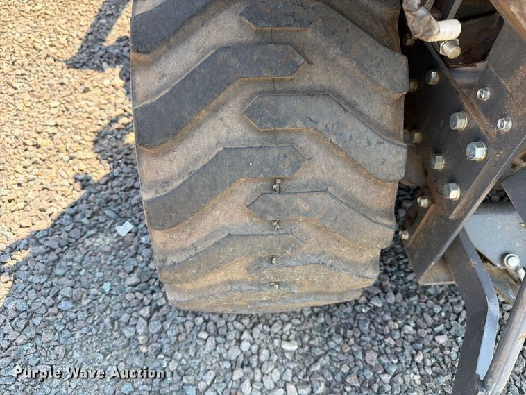 image for item YA4951 2012 Massey Ferguson GC2400 MFWD tractor