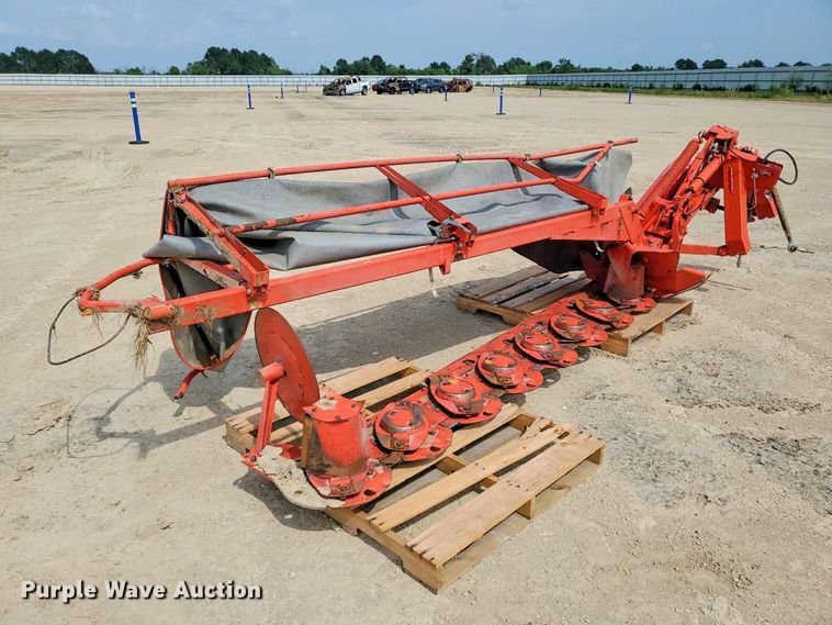 image for item YA4952 Kuhn GMD310HD disc mower