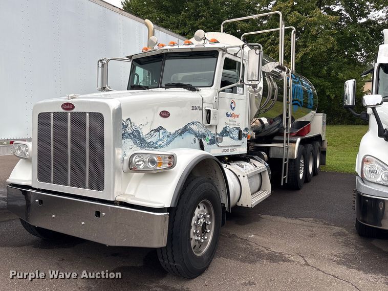 image for item DT2919 2020 Peterbilt 367 tank truck