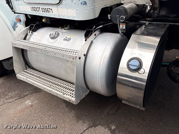 image for item DT2919 2020 Peterbilt 367 tank truck