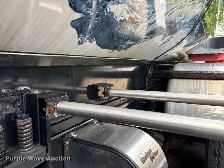 image for item DT2919 2020 Peterbilt 367 tank truck