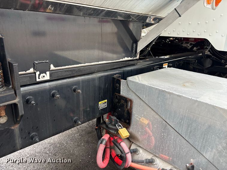 image for item DT2919 2020 Peterbilt 367 tank truck