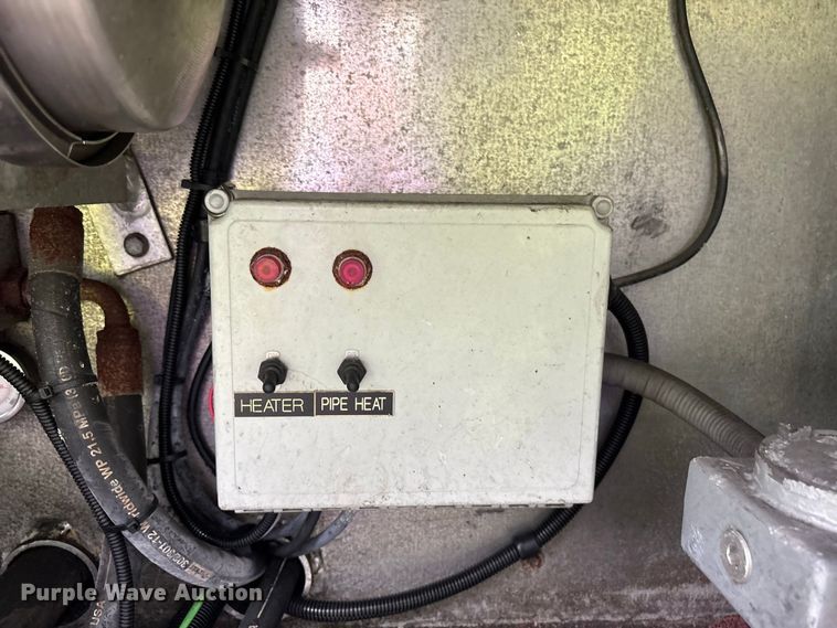 image for item DT2919 2020 Peterbilt 367 tank truck