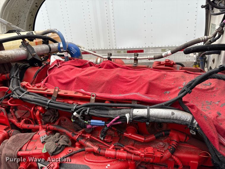 image for item DT2919 2020 Peterbilt 367 tank truck