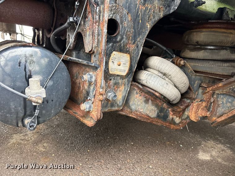 image for item DT2919 2020 Peterbilt 367 tank truck