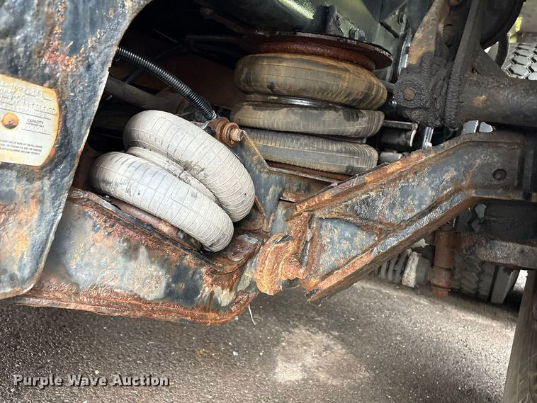 image for item DT2919 2020 Peterbilt 367 tank truck