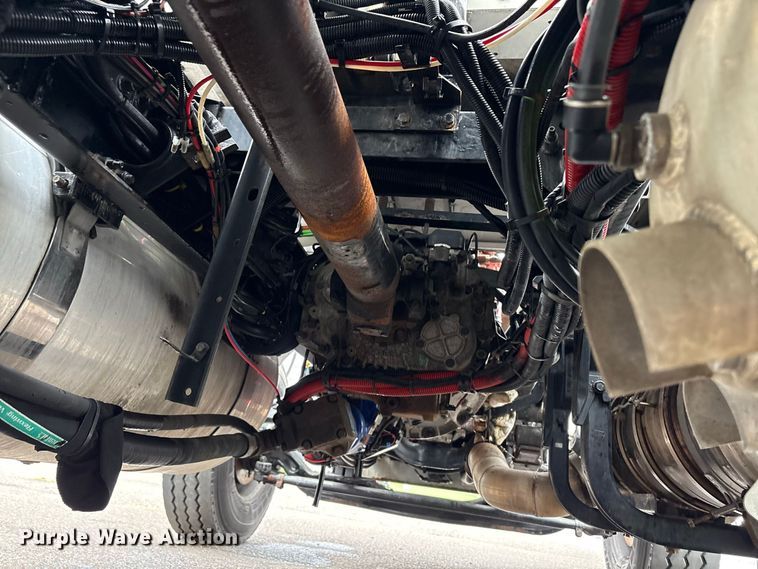 image for item DT2919 2020 Peterbilt 367 tank truck