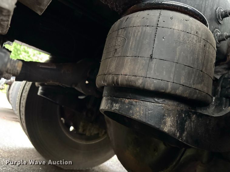 image for item DT2919 2020 Peterbilt 367 tank truck