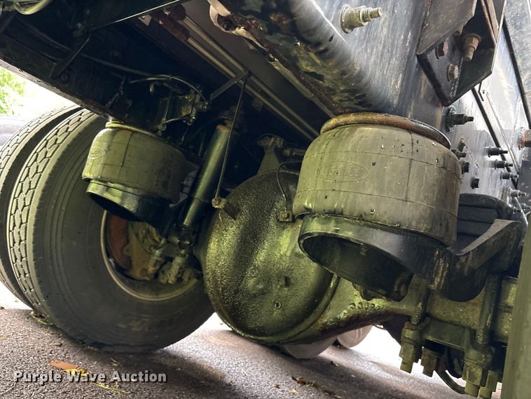 image for item DT2919 2020 Peterbilt 367 tank truck