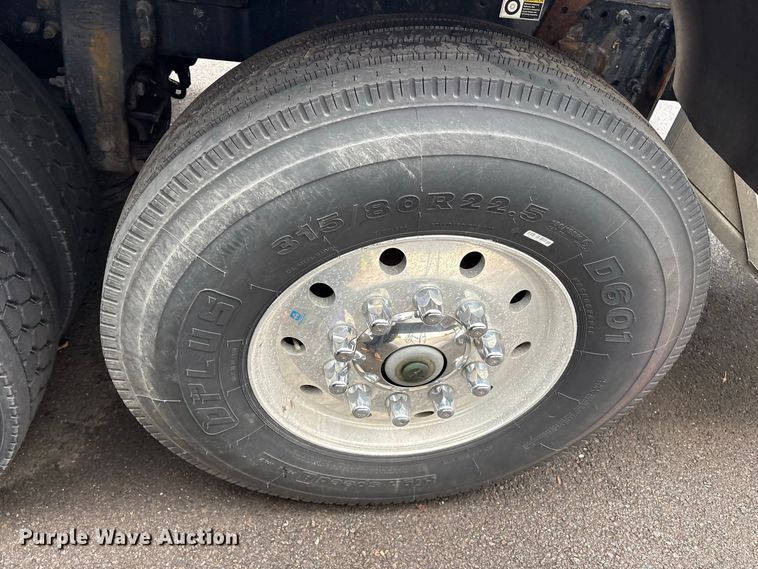 image for item DT2919 2020 Peterbilt 367 tank truck