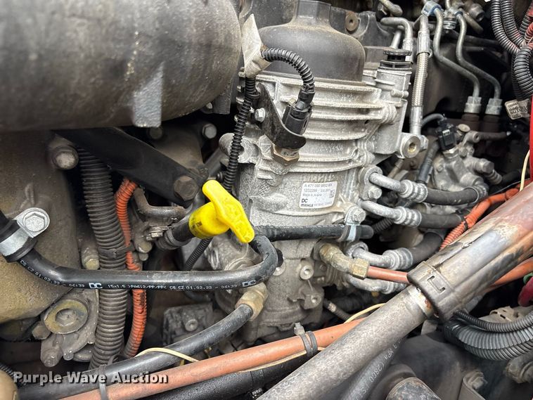 image for item DT2920 2012 Freightliner Cascadia 125 semi truck