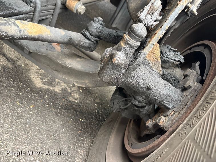image for item DT2920 2012 Freightliner Cascadia 125 semi truck