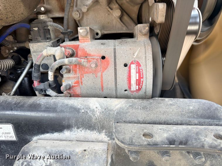 image for item DU1551 2016 Freightliner Cascadia semi truck
