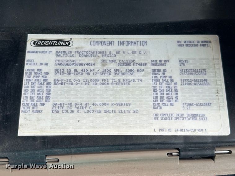 image for item DU1551 2016 Freightliner Cascadia semi truck
