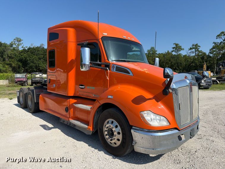 image for item DV7303 2018 Kenworth T680 semi truck
