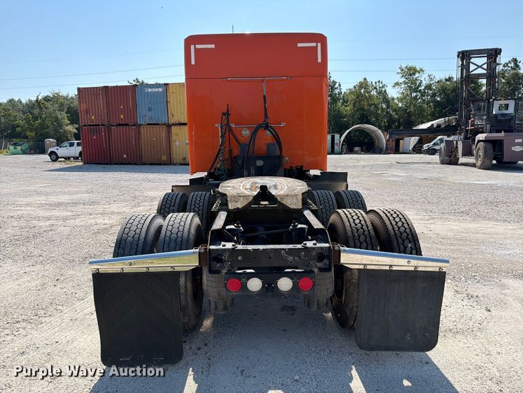 image for item DV7303 2018 Kenworth T680 semi truck