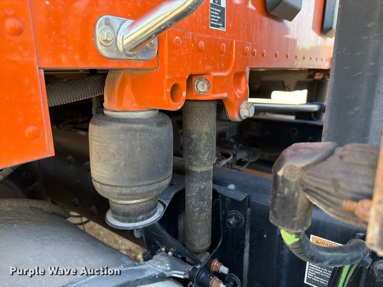 image for item DV7303 2018 Kenworth T680 semi truck