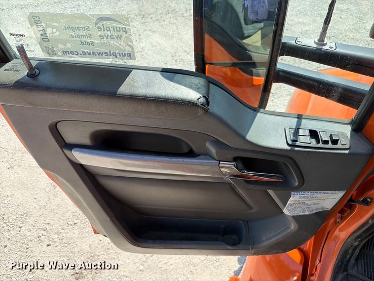 image for item DV7303 2018 Kenworth T680 semi truck