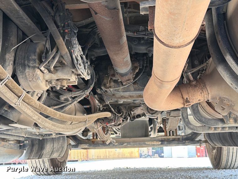 image for item DV7303 2018 Kenworth T680 semi truck