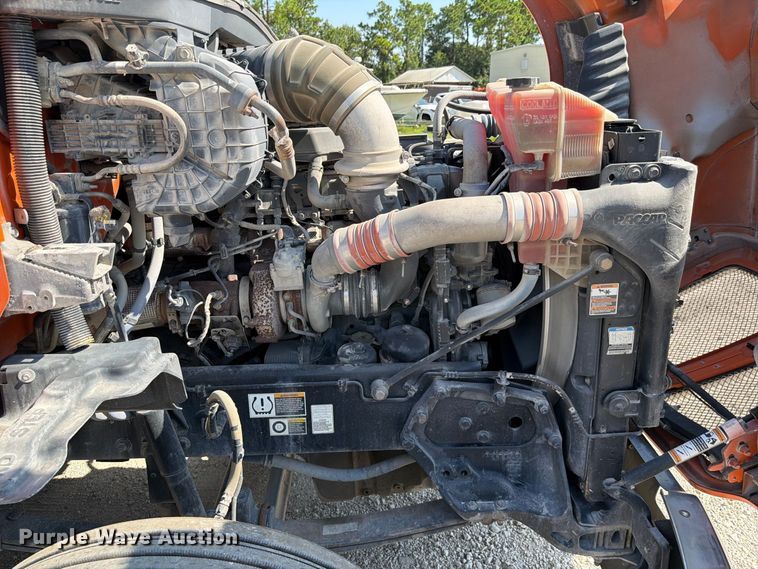 image for item DV7303 2018 Kenworth T680 semi truck
