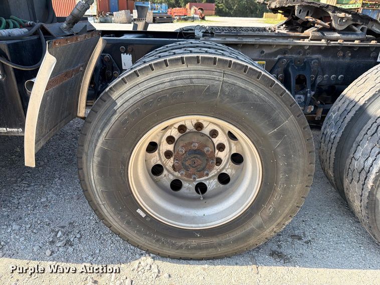 image for item DV7303 2018 Kenworth T680 semi truck