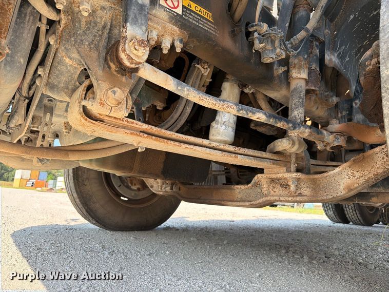 image for item DV7304 2016 Volvo VN semi truck