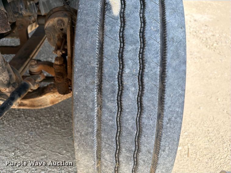 image for item DV7304 2016 Volvo VN semi truck