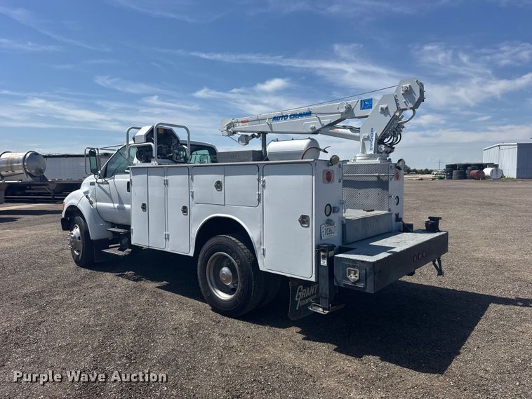 image for item DY3285 2000 Ford F650 Super Duty utility / service truck