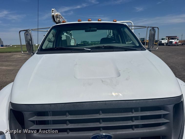 image for item DY3285 2000 Ford F650 Super Duty utility / service truck