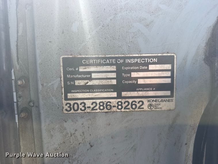image for item DY3285 2000 Ford F650 Super Duty utility / service truck